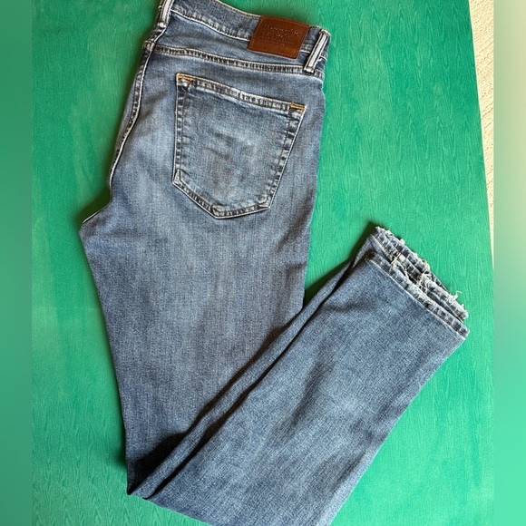 Great condition Rustin skinny athletic jeans by A & F. - Picture 3 of 4
